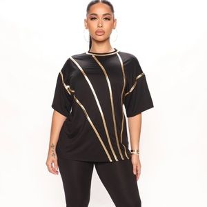 NWT-Fashion Nova ⭐️StandOut⭐️ Shirt -Size xs women’s but fits like a medium